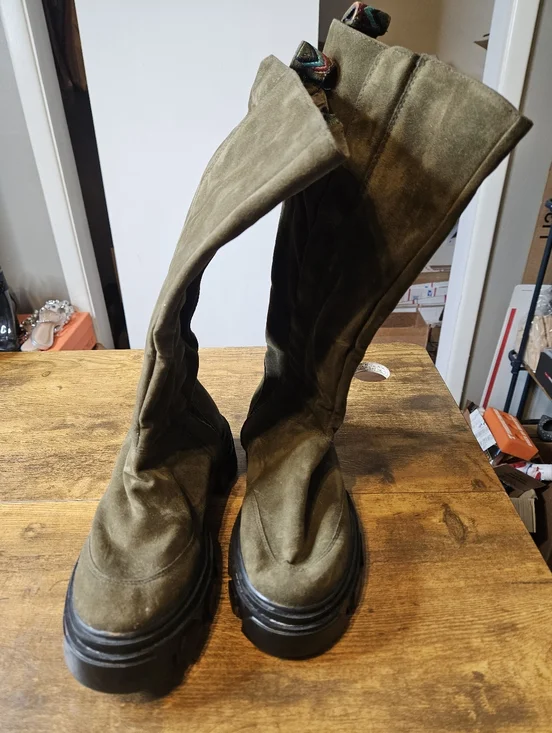 Farm Rio Women's US 7 EU 38 Knee High Olive Green Army Faux Suede Boots SCUFF - Picture 3 of 15